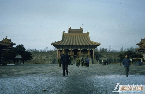 photos compared between in 1980's and in 2010's (Chinese Shenyang) in New York, NY